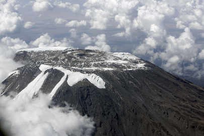 Monte Kilimanjaro con muy poca nieve