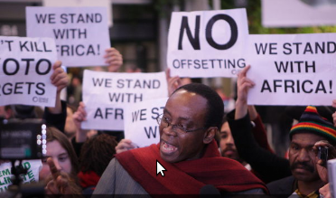 manifestantes a favor de África