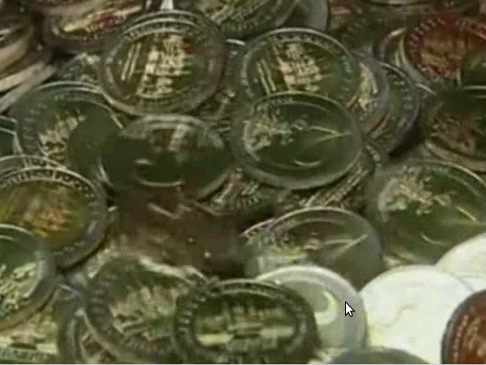 muchas monedas de dos euros