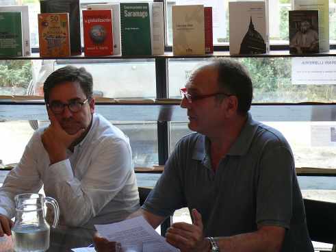 Juan Torres y Antonio Fuertes,en la presentación del libro