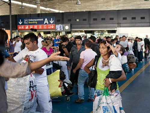 expulsados en el aeropuerto