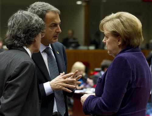 Zapatero y Merkel en el Consejo Europeo