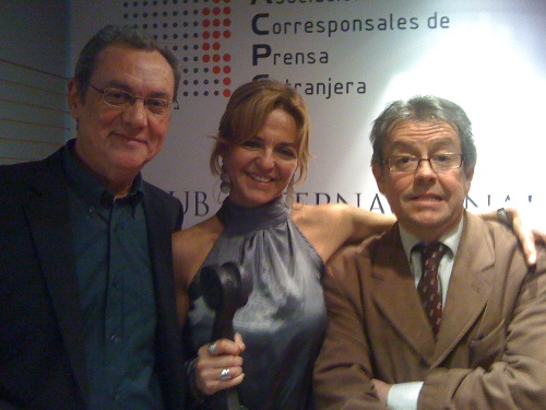 Almudena Ariza con Miguel Adrover y Juan Cuesta