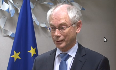 van Rompuy lee el comunicado de la UE